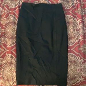 Express pencil skirt in size 00 w/zipper in back